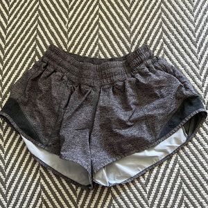 Lululemon Hotty Hot 2.5”